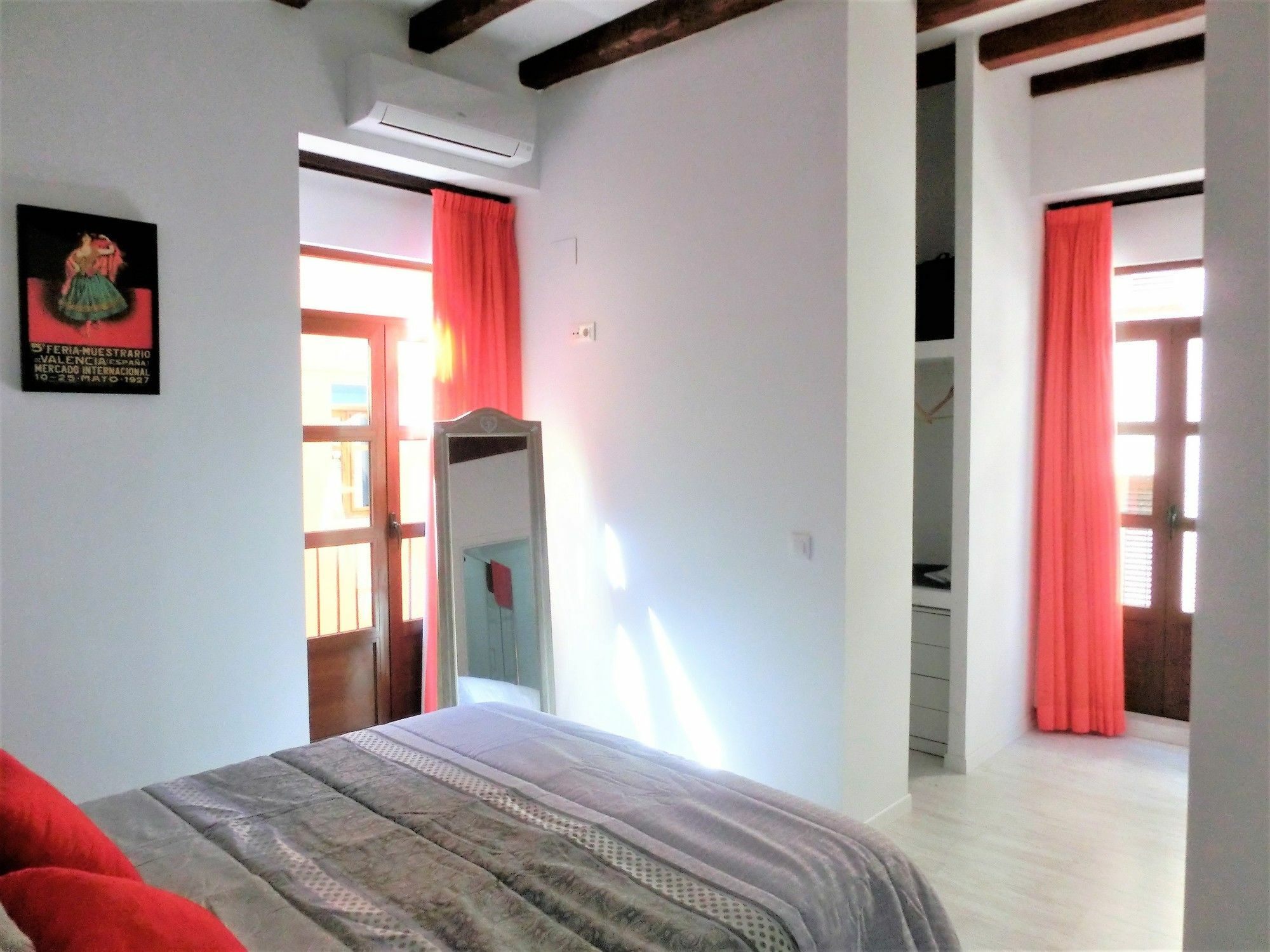 Total Valencia Lonja Apartment Bagian luar foto